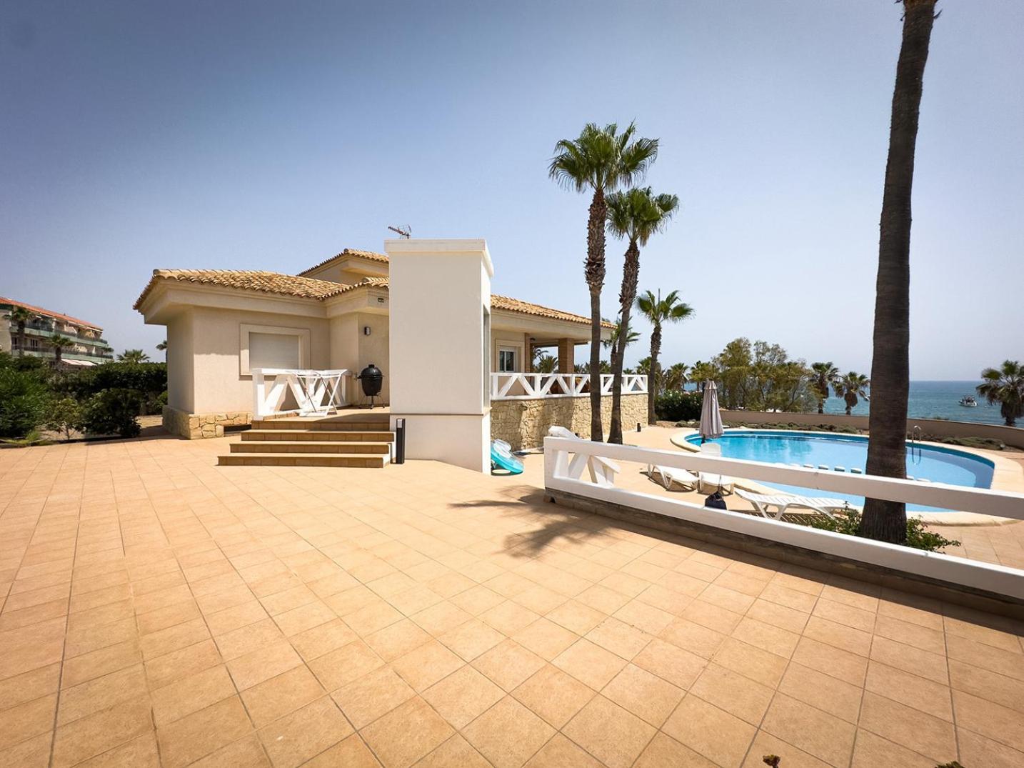 Frontline Beach Villa Playa Flamenca Oriola  Exterior foto